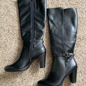 Kora, Black heeled boot, New, size 9